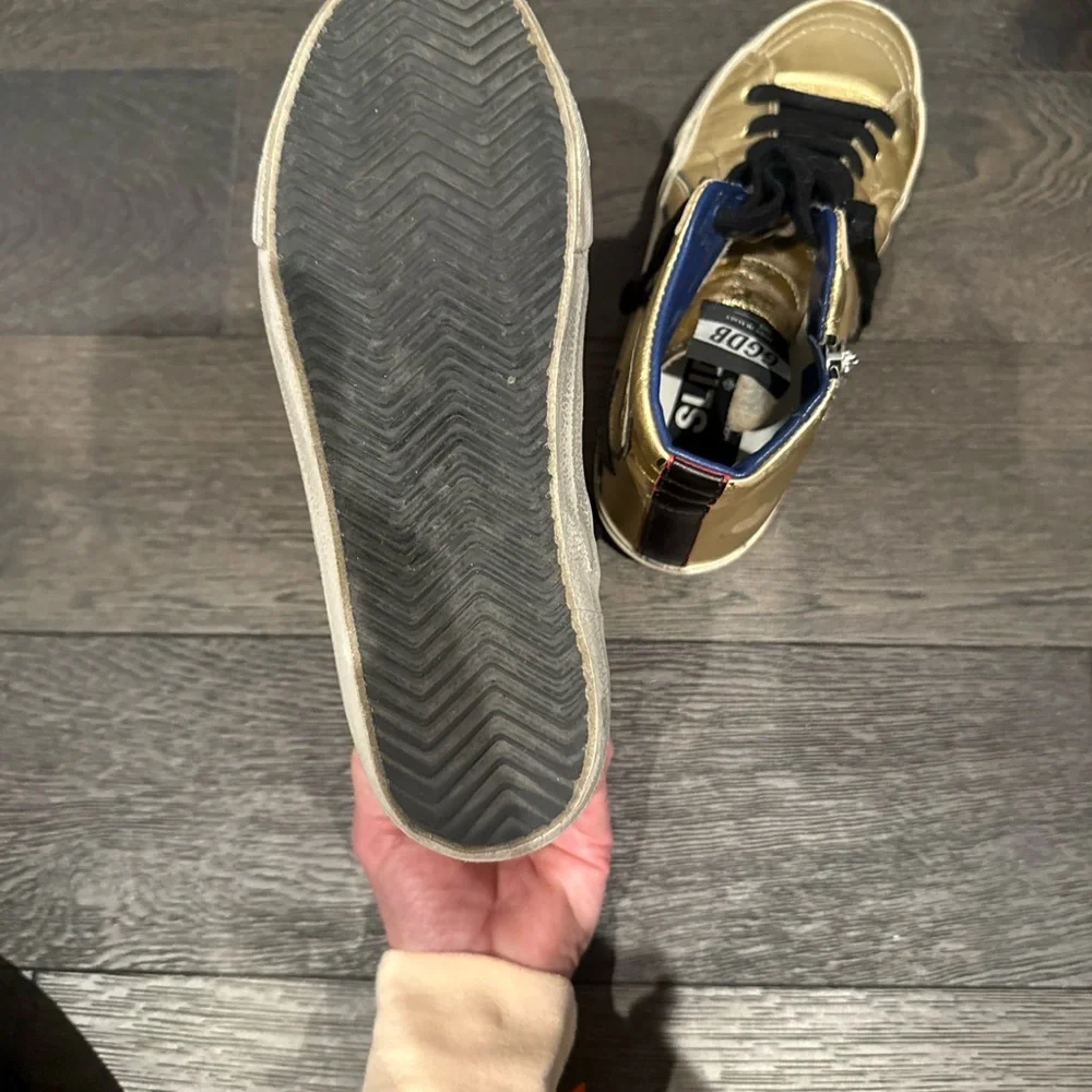Golden Goose Gold High-Top Sneakers with Black Laces - Picture 6 of 6